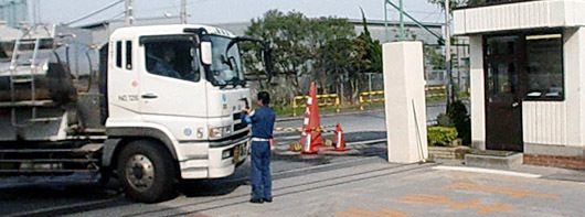 入退口で